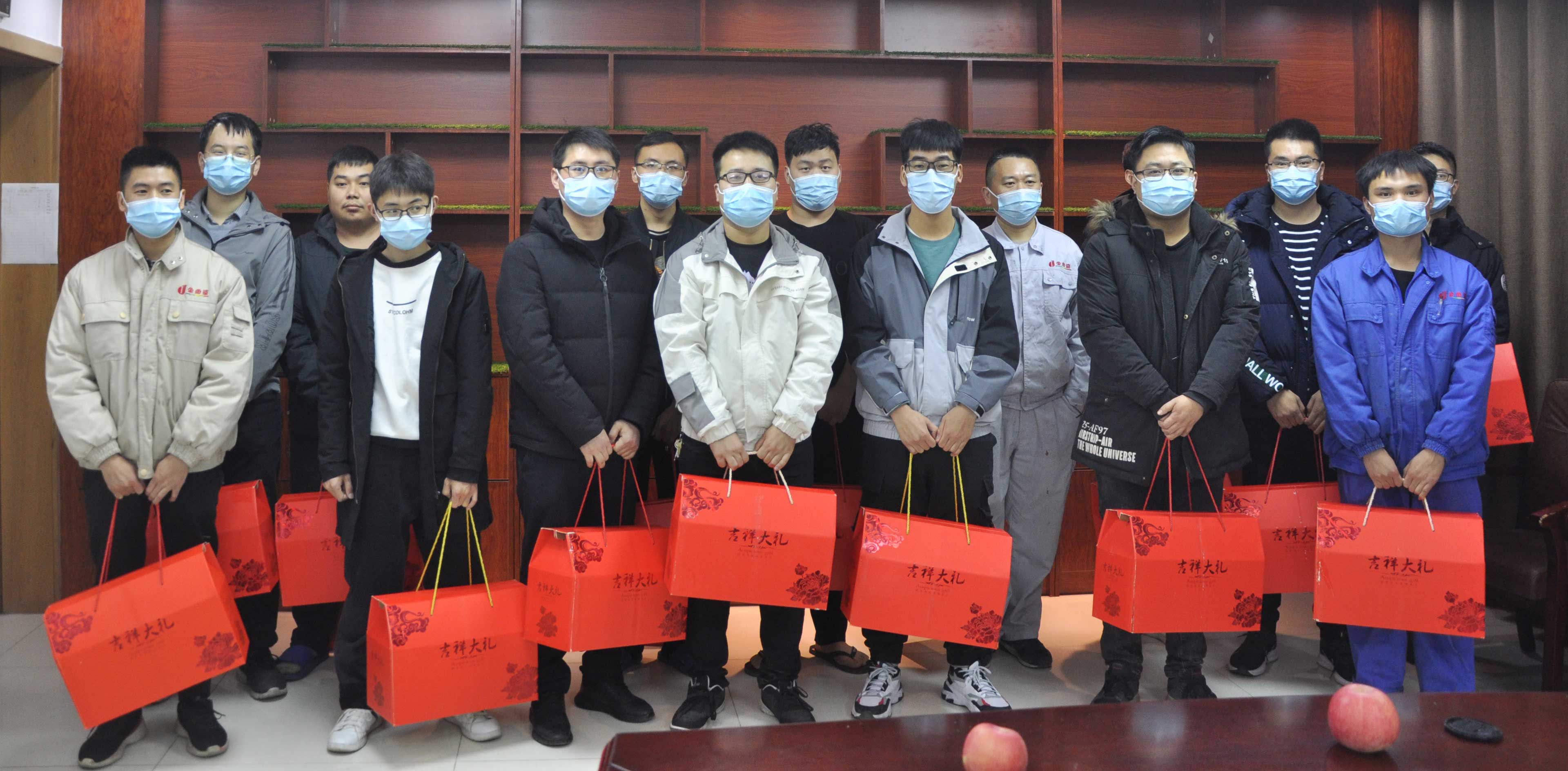 迎春节，送祝福，暖人心，厂工会发放春节慰问品(图6)