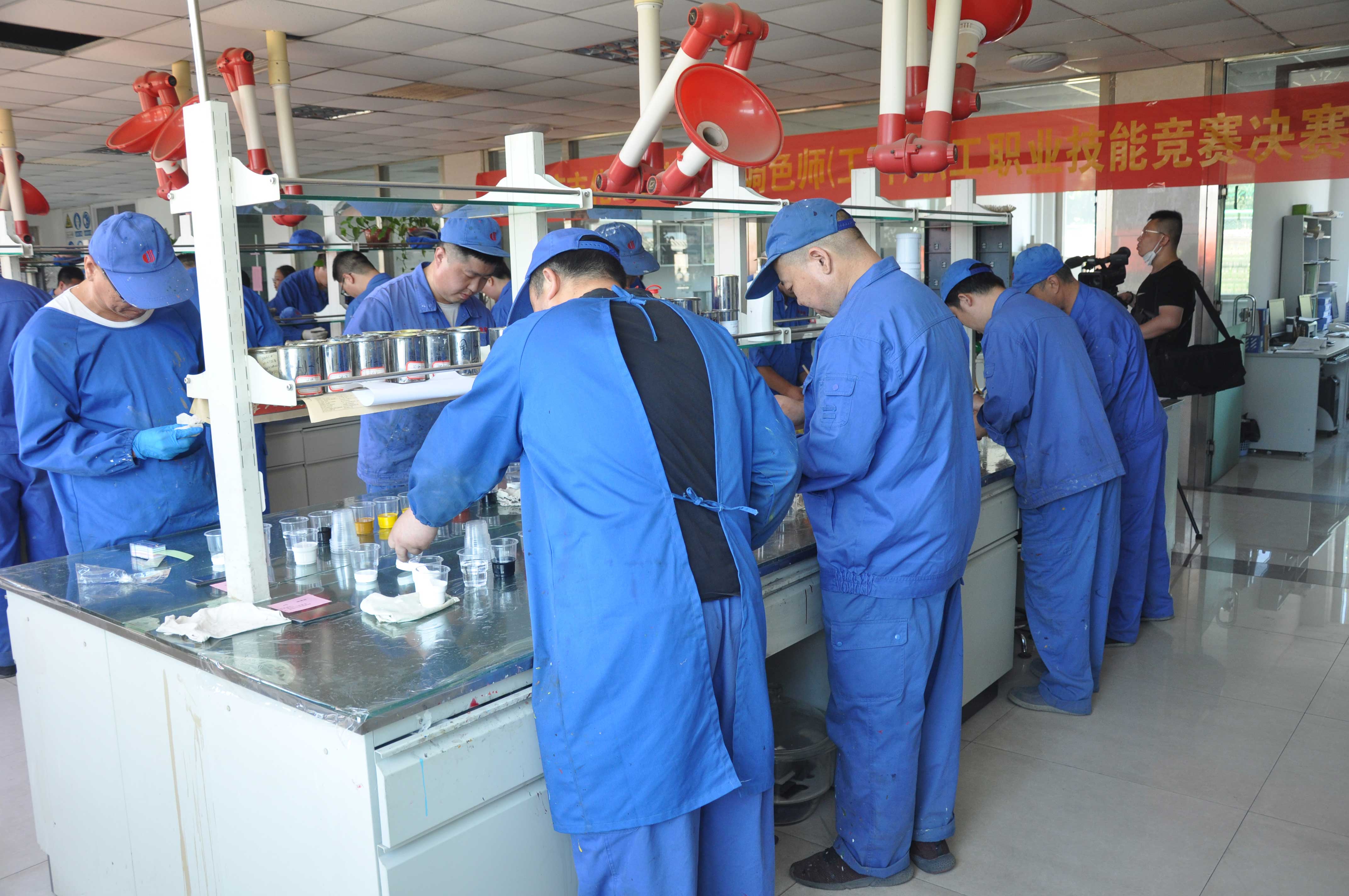 比出过硬本领 赛出工匠精神 ——石家庄市化工医药工会调色师（工种）职工职业技能竞赛纪实(图9)